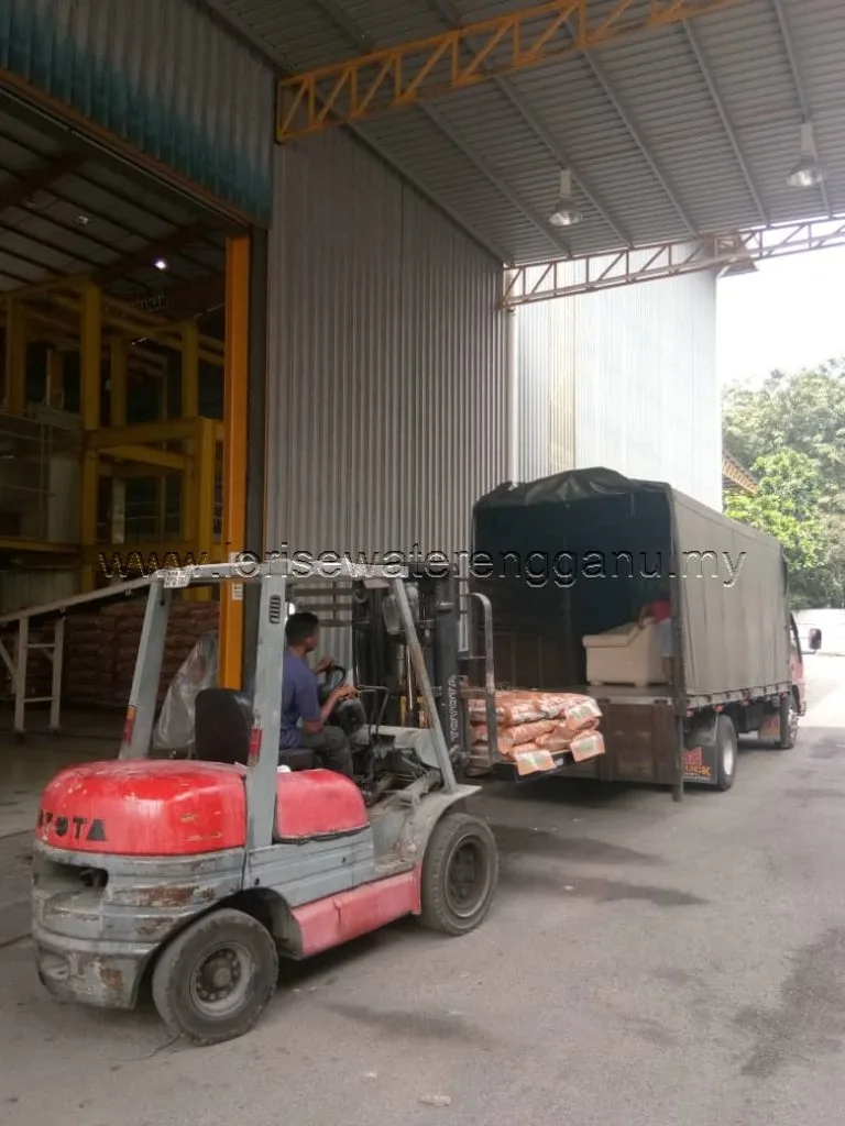 Lori Sewa Terengganu - 124